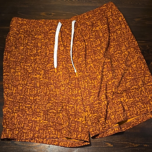 Eddie Bauer Orange Patterned Shorts - Picture 1 of 2